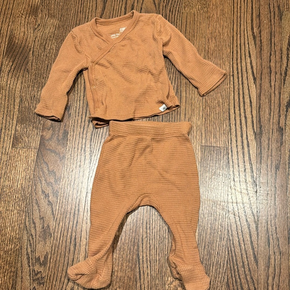 3/$10 - Baby Matching Set - Little Co NB